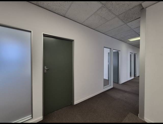 419M² OFFICE TO LET IN CRAIGHALL